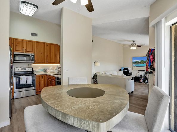 264 Springdale Circle, Palm Springs FL 33461
