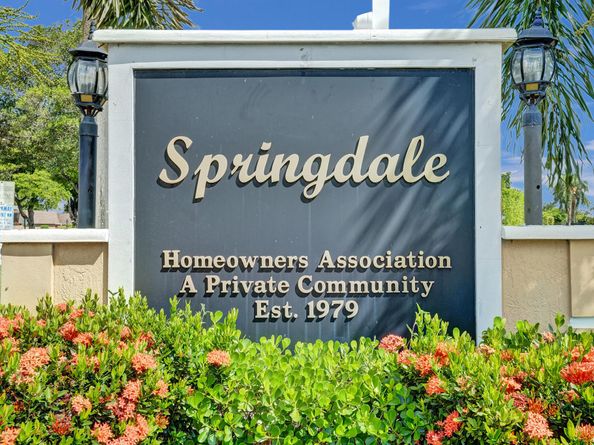 264 Springdale Circle, Palm Springs FL 33461