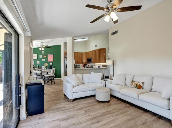 264 Springdale Circle, Palm Springs FL 33461