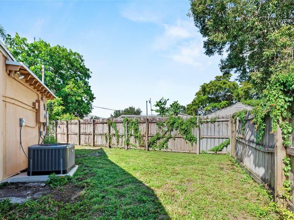 2481 NE 15th Ave, Pompano Beach FL 33064