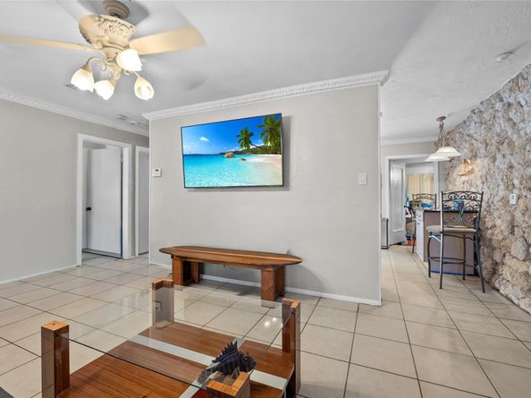 2481 NE 15th Ave, Pompano Beach FL 33064