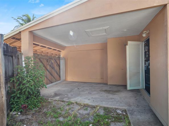 2481 NE 15th Ave, Pompano Beach FL 33064
