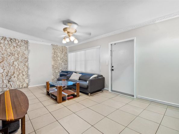 2481 NE 15th Ave, Pompano Beach FL 33064