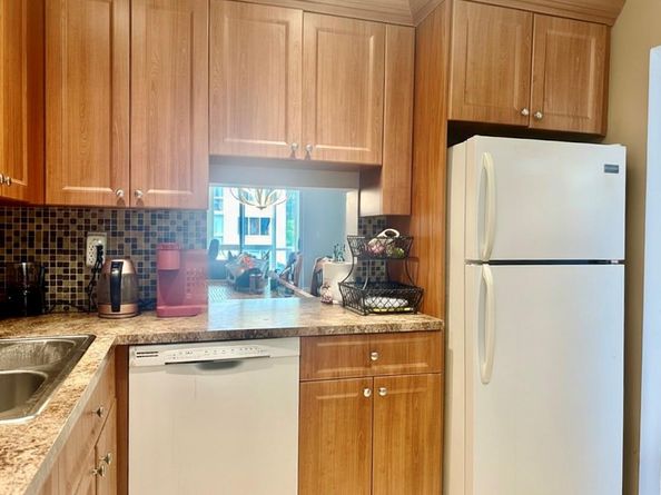 5985 Del Lago Cir 223, Sunrise FL 33313