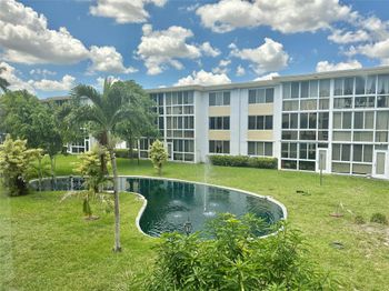 5985 Del Lago Cir