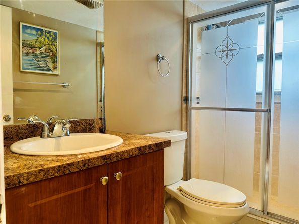 5985 Del Lago Cir 223, Sunrise FL 33313