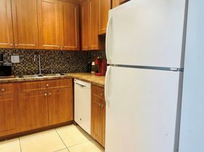 5985 Del Lago Cir 223, Sunrise FL 33313