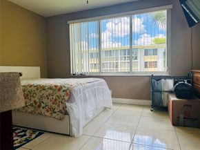 5985 Del Lago Cir 223, Sunrise FL 33313