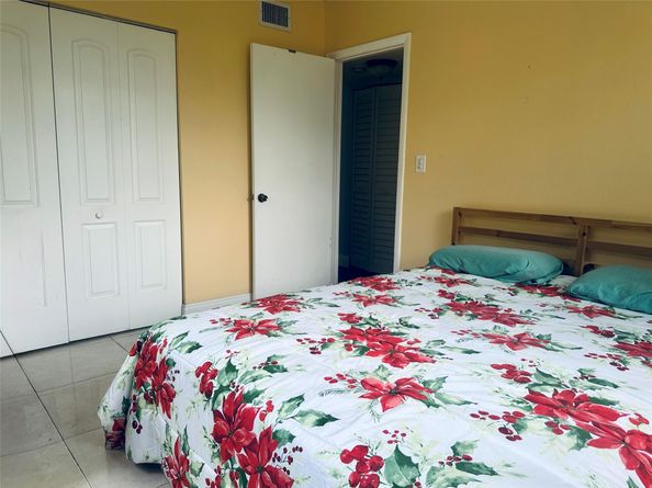 5985 Del Lago Cir 223, Sunrise FL 33313