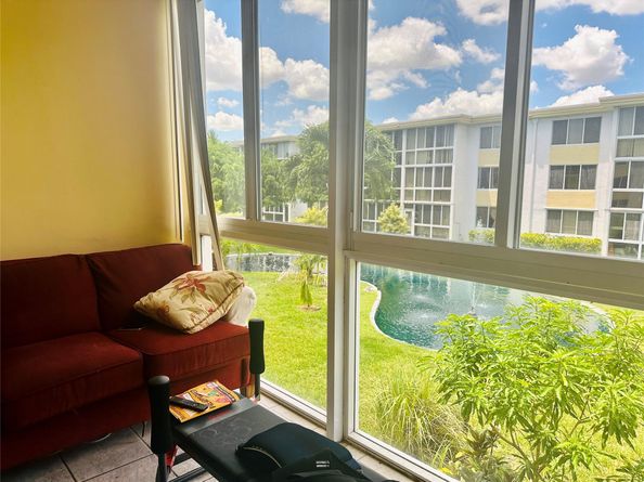 5985 Del Lago Cir 223, Sunrise FL 33313