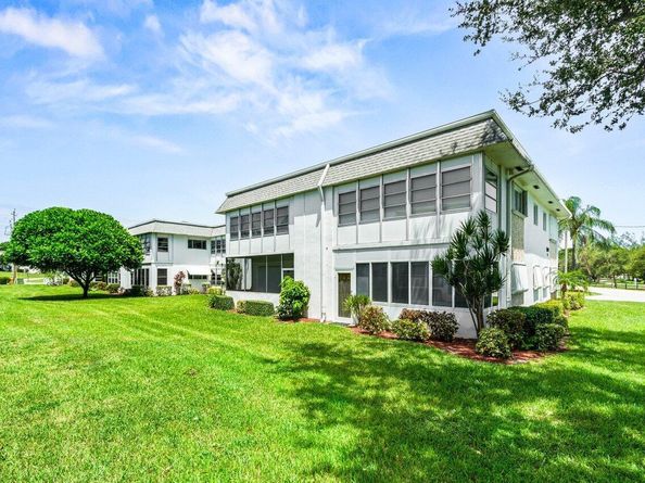 3240 Lake Osborne Drive 205, Lake Worth Beach FL 33461
