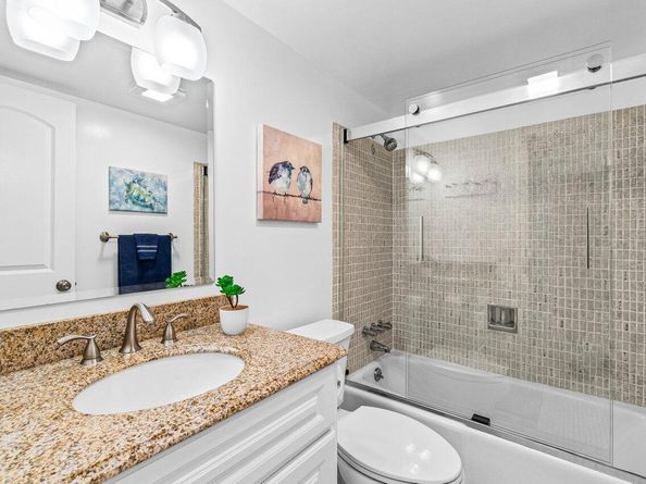 3240 Lake Osborne Drive 205, Lake Worth Beach FL 33461
