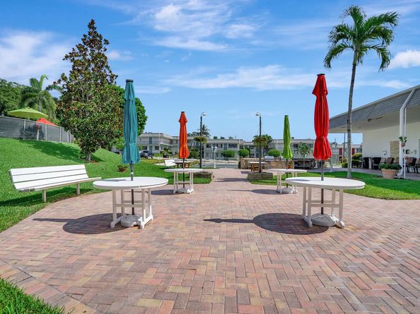 3240 Lake Osborne Drive 205, Lake Worth Beach FL 33461