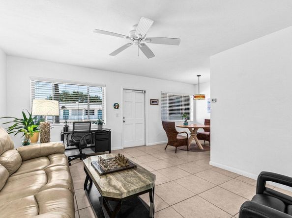 3240 Lake Osborne Drive 205, Lake Worth Beach FL 33461