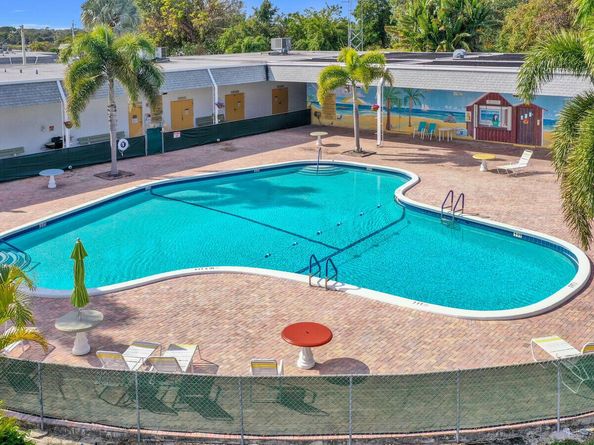 3240 Lake Osborne Drive 205, Lake Worth Beach FL 33461