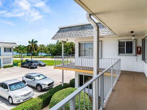 3240 Lake Osborne Drive 205, Lake Worth Beach FL 33461
