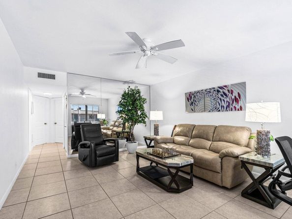 3240 Lake Osborne Drive 205, Lake Worth Beach FL 33461
