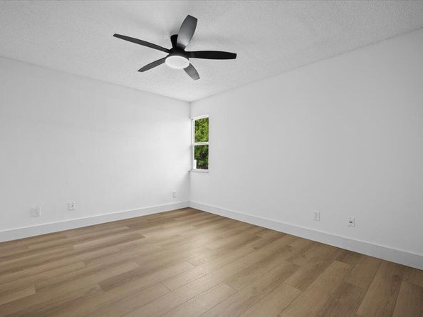 17 Paxford Lane, Boynton Beach FL 33426
