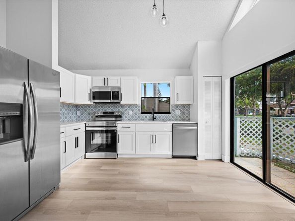17 Paxford Lane, Boynton Beach FL 33426