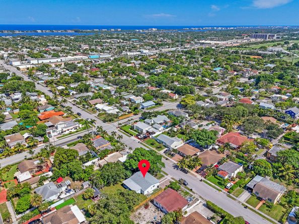 815 Hunter Street, West Palm Beach FL 33405