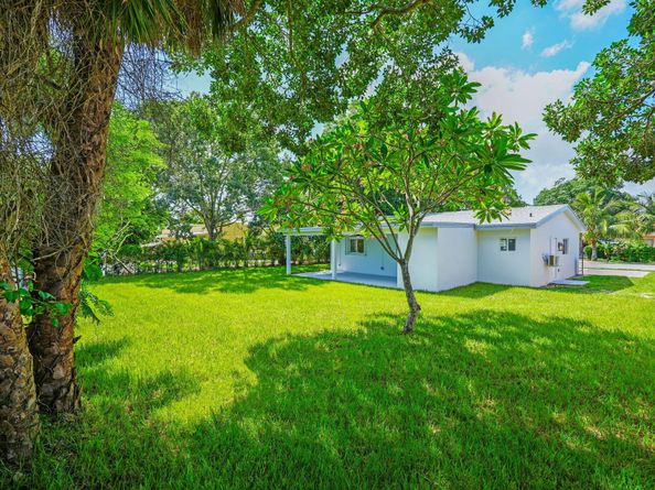 815 Hunter Street, West Palm Beach FL 33405