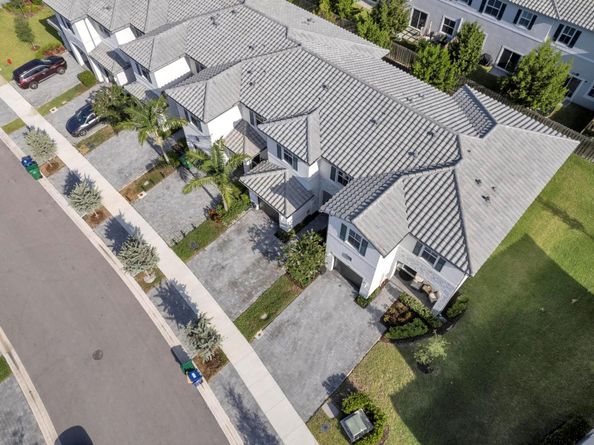 11883 NW 46th St, Coral Springs FL 33076