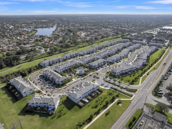 11883 NW 46th St, Coral Springs FL 33076