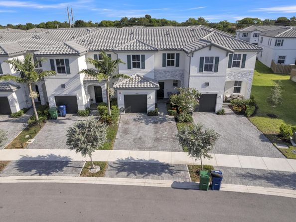 11883 NW 46th St, Coral Springs FL 33076