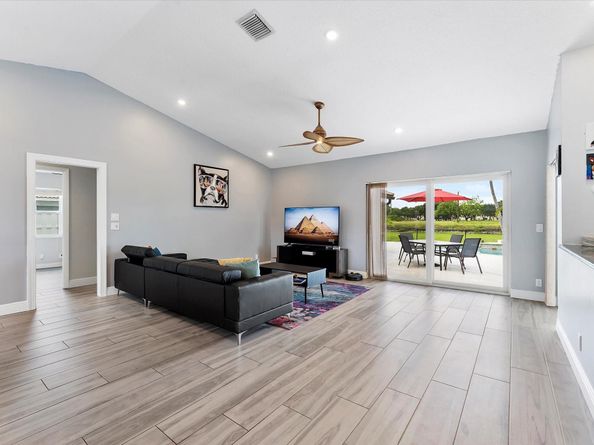 8684 SW 1st Pl, Coral Springs FL 33071