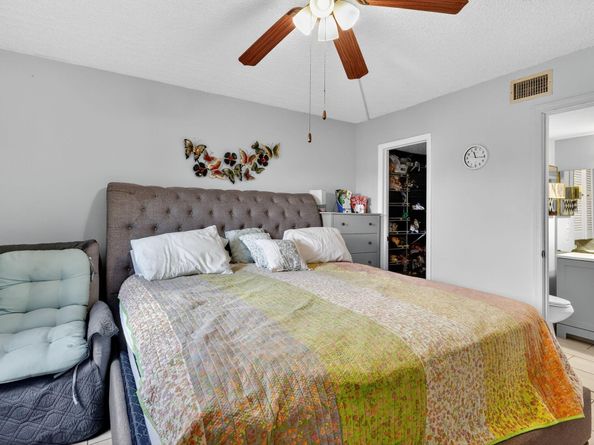 7142 Golf Colony Court 102, Lake Worth FL 33467