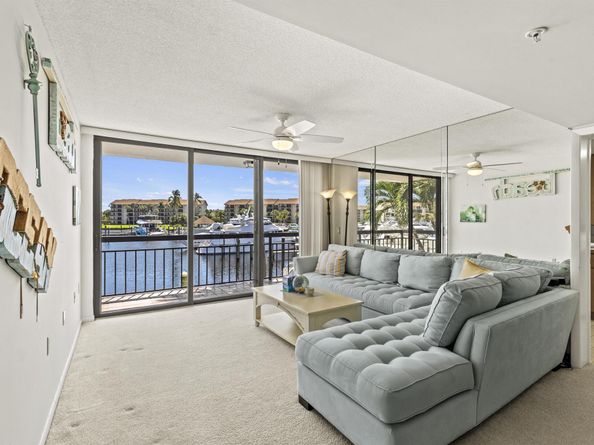 2401 Marina Isle 205 Way 205, Jupiter FL 33477