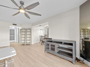 3871 Via Poinciana 201, Lake Worth FL 33467