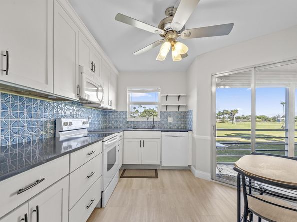 3871 Via Poinciana 201, Lake Worth FL 33467