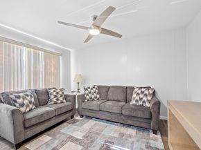 3871 Via Poinciana 201, Lake Worth FL 33467