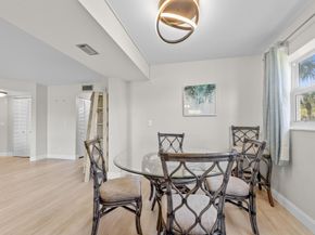 3871 Via Poinciana 201, Lake Worth FL 33467