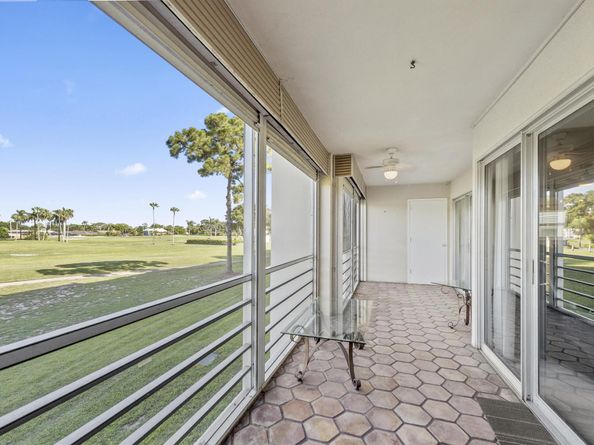3871 Via Poinciana 201, Lake Worth FL 33467