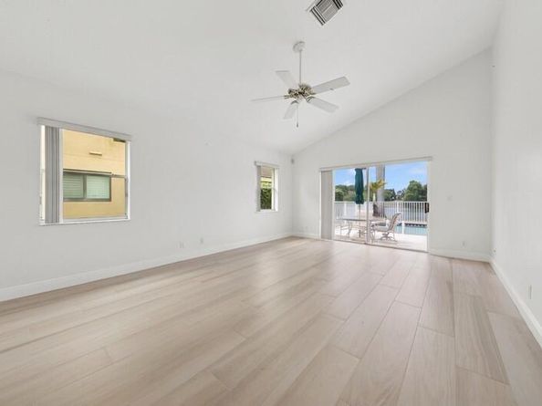 8879 Indian River Run, Boynton Beach FL 33472