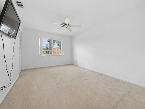 8879 Indian River Run, Boynton Beach FL 33472