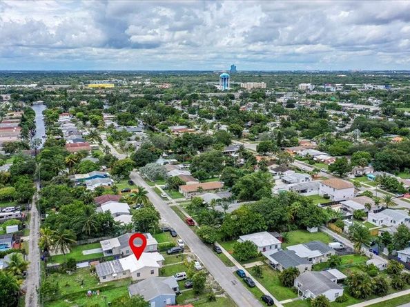 2510 Scott St, Hollywood FL 33020