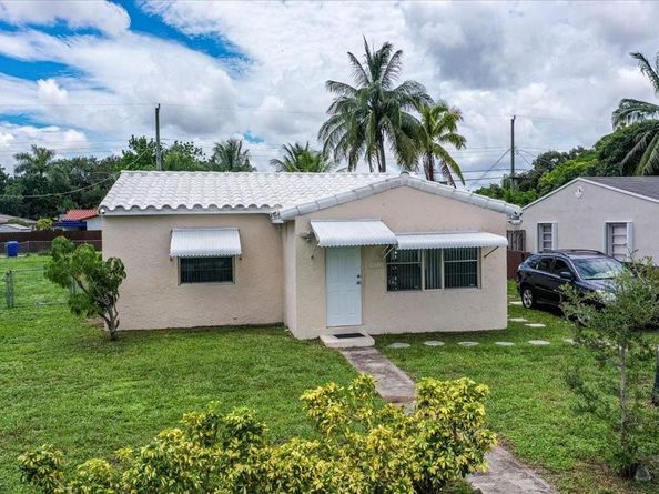 2510 Scott St, Hollywood FL 33020