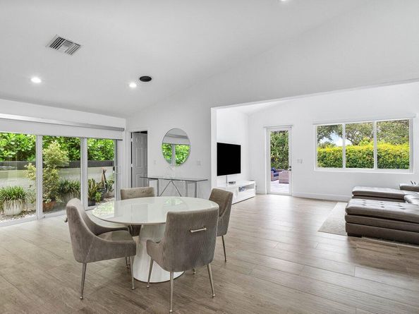 4564 Bocaire Boulevard, Boca Raton FL 33487