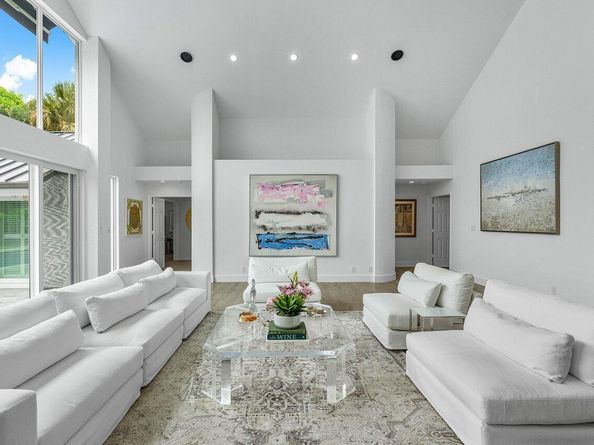 4564 Bocaire Boulevard, Boca Raton FL 33487