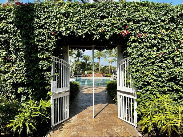 4564 Bocaire Boulevard, Boca Raton FL 33487