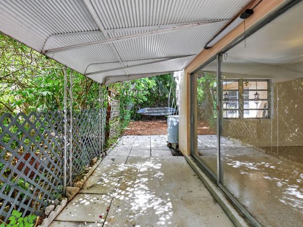 702 Sunset Drive, Lake Worth Beach FL 33461