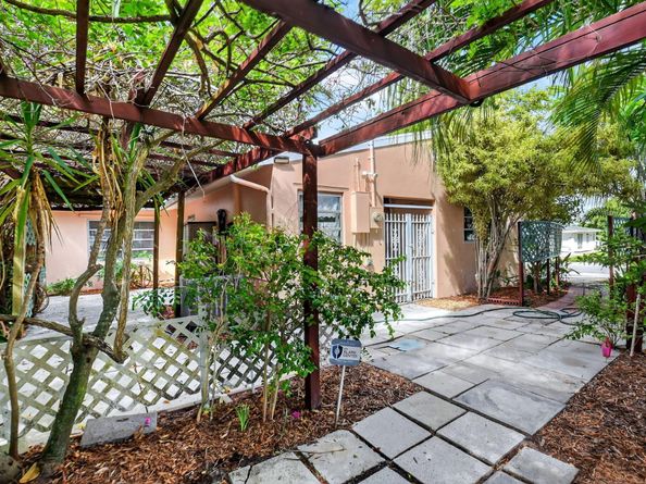 702 Sunset Drive, Lake Worth Beach FL 33461