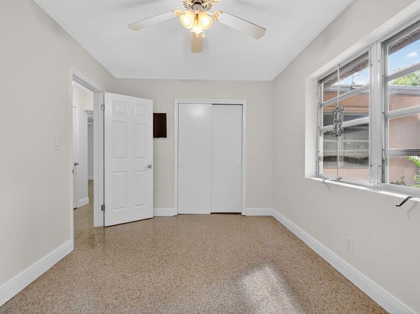 702 Sunset Drive, Lake Worth Beach FL 33461