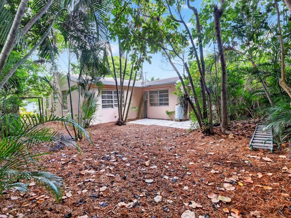 702 Sunset Drive, Lake Worth Beach FL 33461