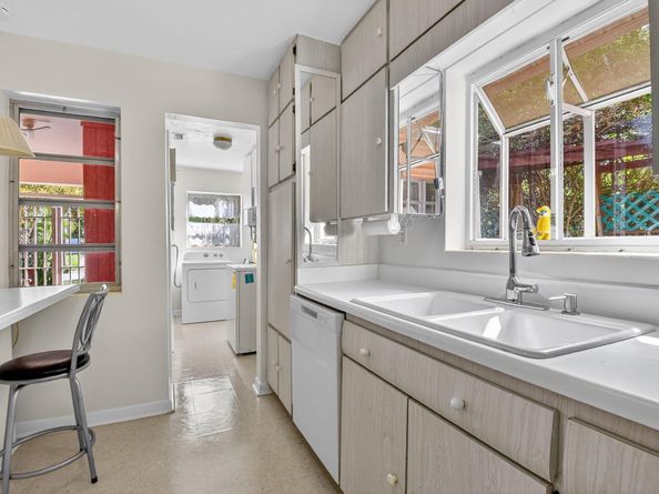 702 Sunset Drive, Lake Worth Beach FL 33461