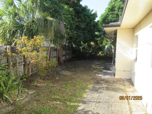 2910 NE 10th Avenue, Pompano Beach FL 33064