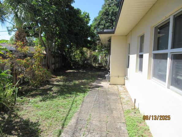 2910 NE 10th Avenue, Pompano Beach FL 33064
